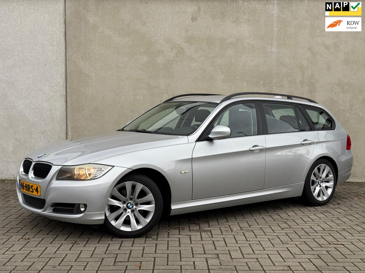 BMW 3-serie Touring - 318i Executive 318i Executive, NAVI, 17inch, NAP - AutoWereld.nl