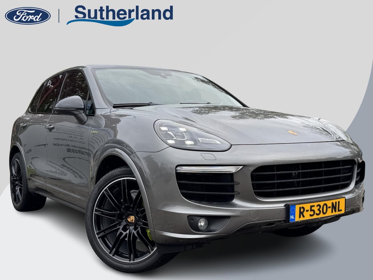 Porsche Cayenne - 3.0 S E-Hybrid Platinum Edition 416pk Automaat | Panorama dak | Achteruitrijcamera | Carpl - AutoWereld.nl