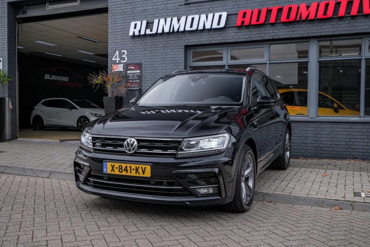 Volkswagen Tiguan - 2.0 TSI 4Motion R-line Camera|ACC|Carplay| - AutoWereld.nl