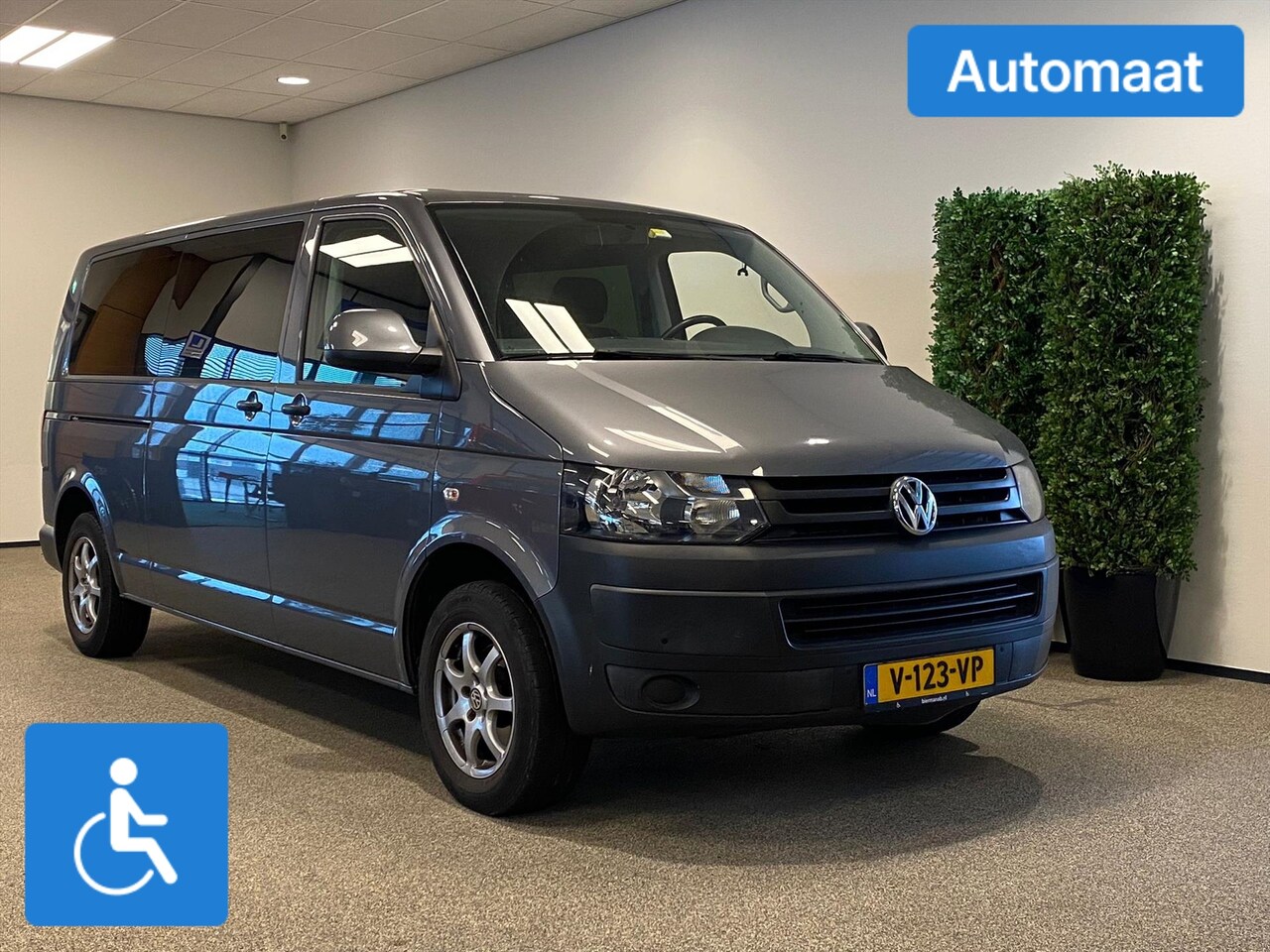 Volkswagen Transporter Caravelle - L2H1 Rolstoelbus Automaat - AutoWereld.nl