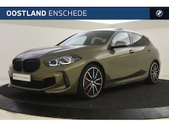 BMW 1-serie - M135i xDrive High Executive M Sport Automaat / Panoramadak / Sportstoelen / Stoelverwarmin