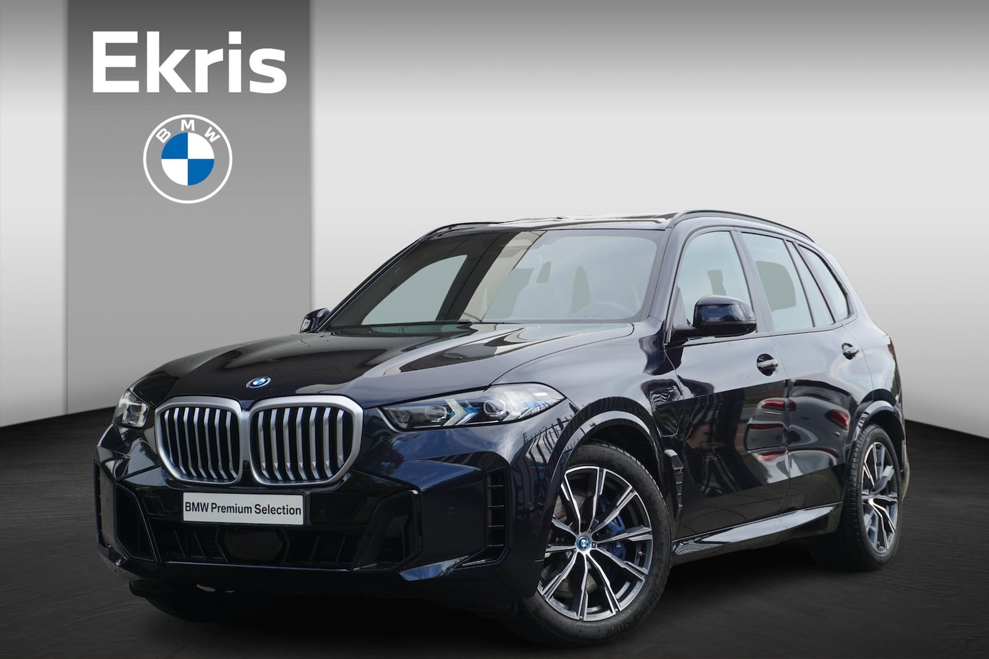 BMW X5 - xDrive50e M Sportpakket | Soft Close | Glazen panoramadak | Trekhaak | Stoelventilatie | C - AutoWereld.nl