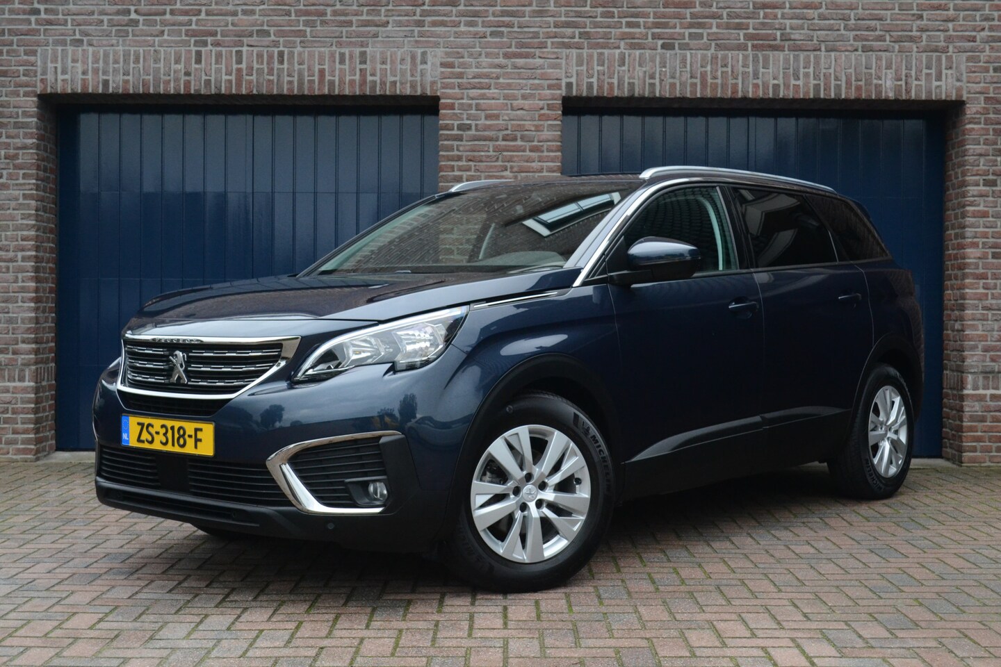 Peugeot 5008 - 1.2 PureTech Blue Lease Executive | Leder | Trekhaak | Carplay | Adaptieve Cruise | Naviga - AutoWereld.nl