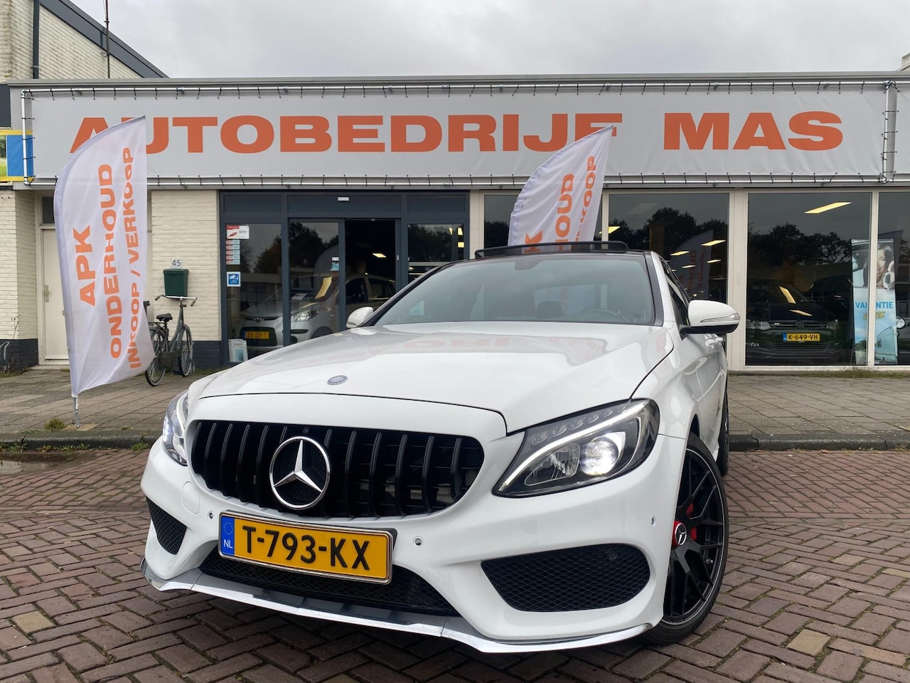 Mercedes-Benz C-klasse - 300 AMG Prestige Nwe Apk Pano Airco Cruise Control - AutoWereld.nl