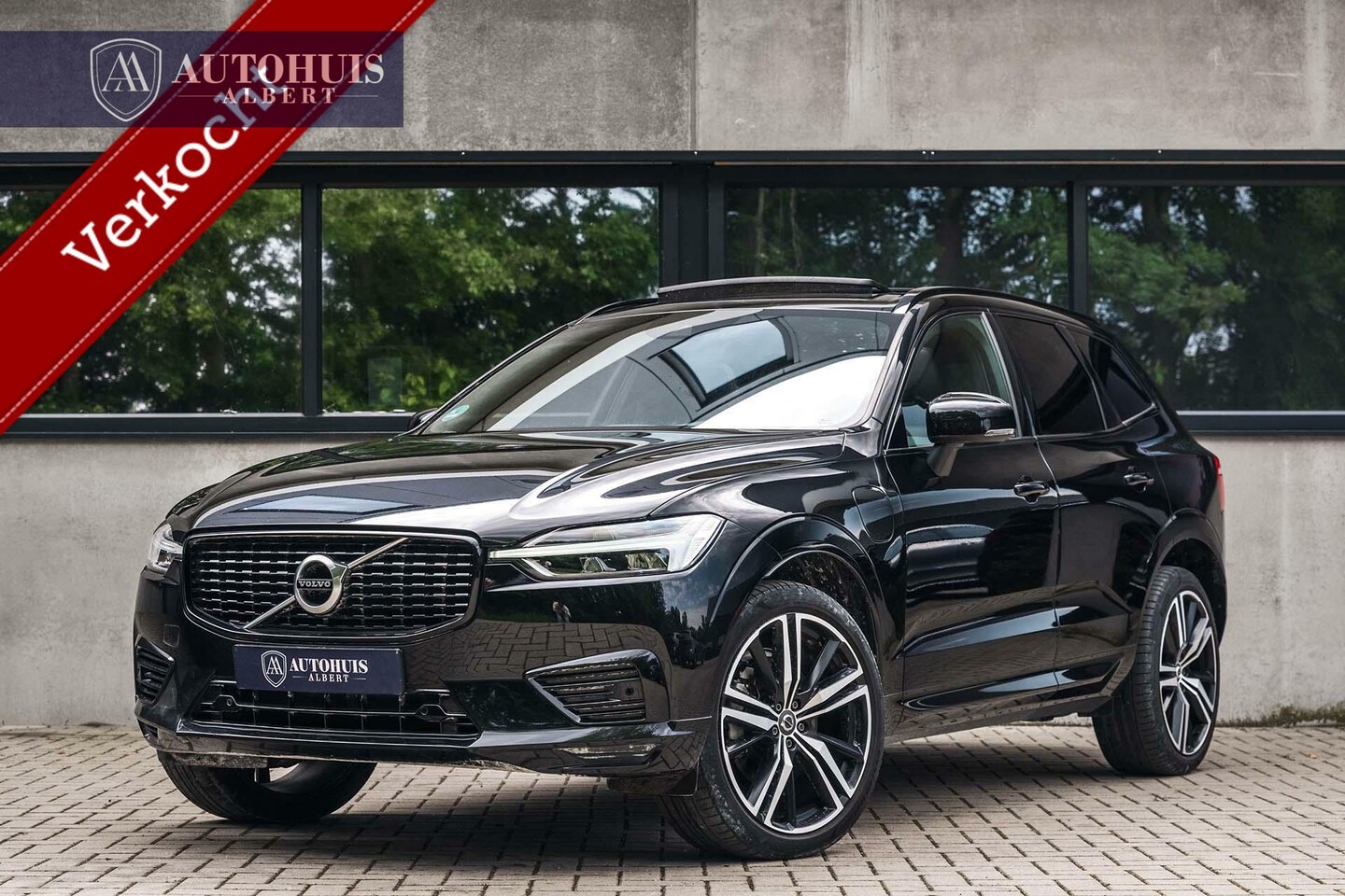 Volvo XC60 - 2.0 T8 Recharge AWD R-Design Pano 21'' Stoelventilatie - AutoWereld.nl