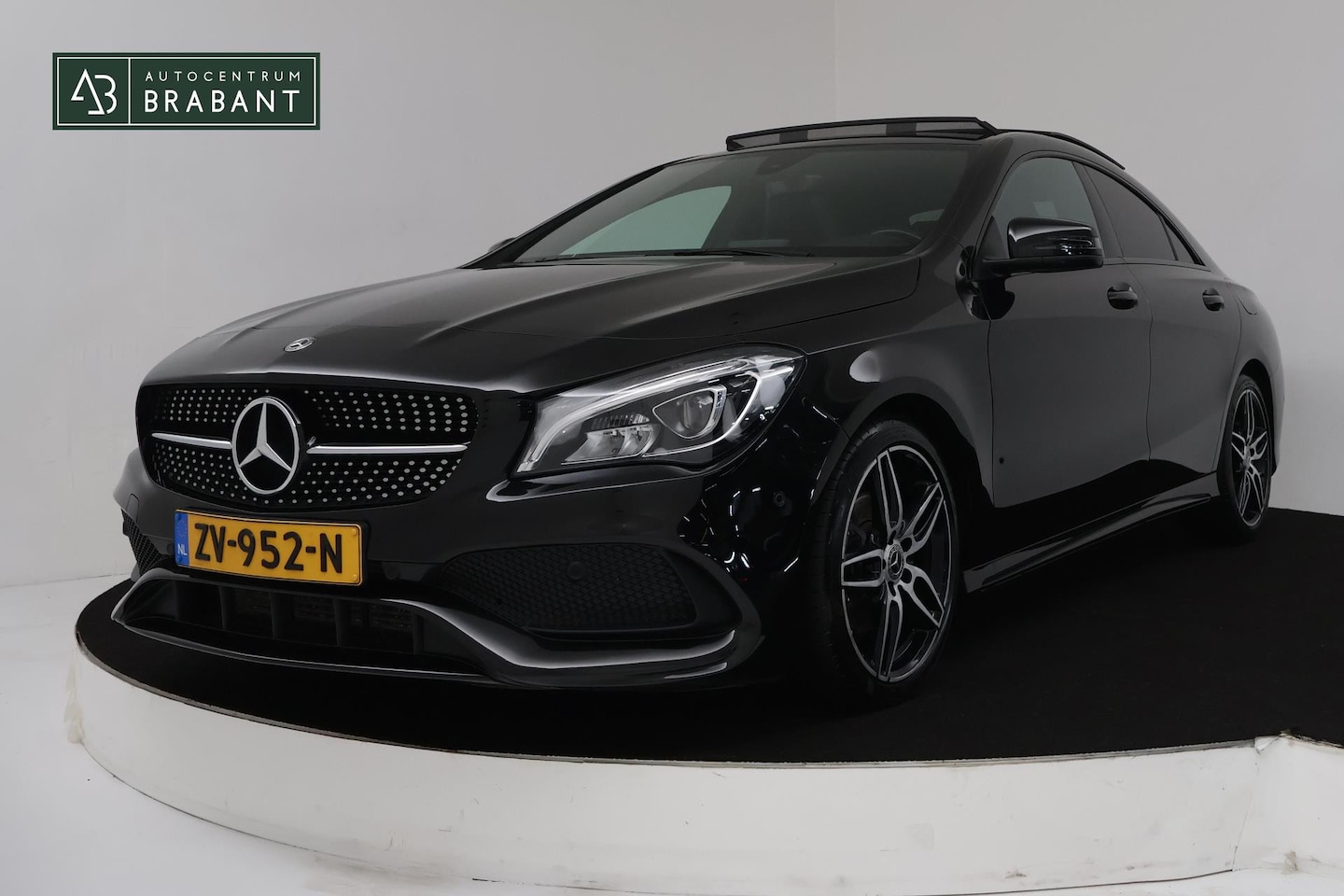 Mercedes-Benz CLA-Klasse - 180 AMG Automaat (PANORAMADAK, TREKHAAK, CAMERA, STOELV, CRUISE, PDC, NL-AUTO, GOED ONDERH - AutoWereld.nl