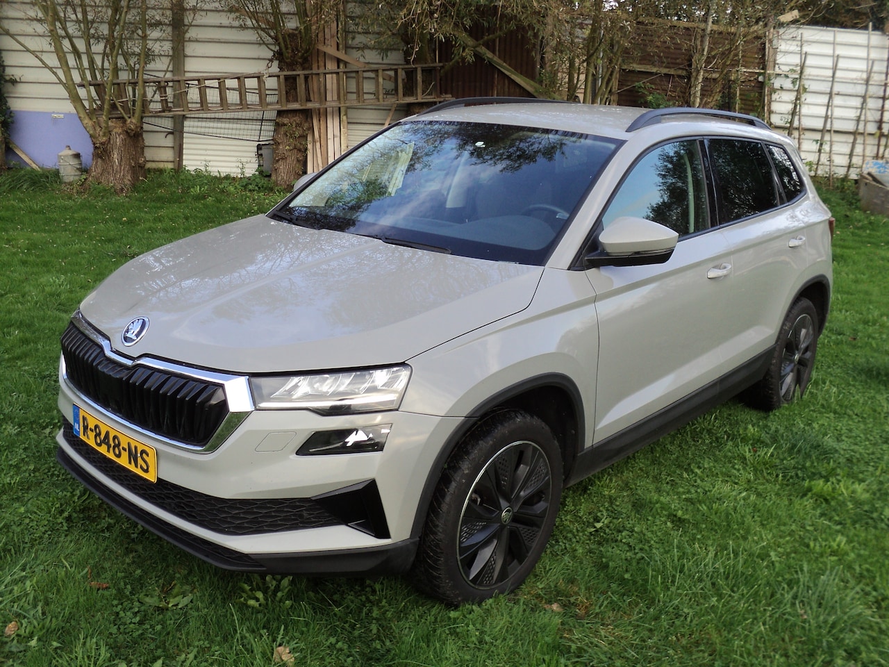 Skoda Karoq - 1.5 TSI ACT Business Edition Plus +ORGINELE NEDERLANDSE AUTO+FULL OPTIONS BEHALVE LEER EN OPEN DAK - AutoWereld.nl