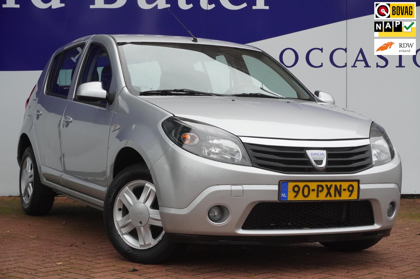 Dacia Sandero - 1.2 Blackline+Airco+Elek-Pakket+Cv-Lock = ZEER LEUK !! - AutoWereld.nl