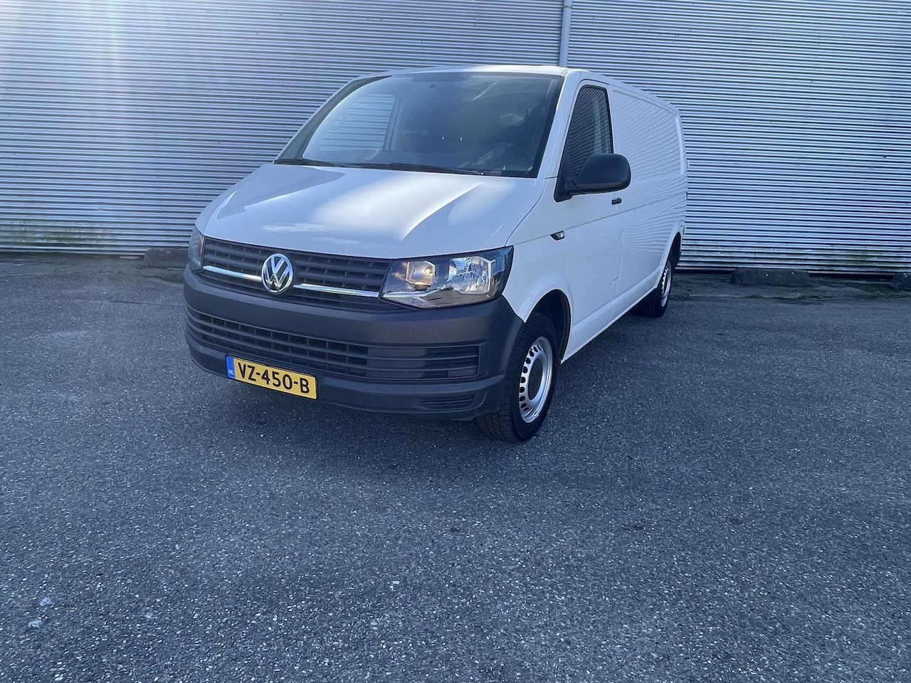 Volkswagen Transporter - 2.0 TDI L2H2 Trendline 2.0 TDI L2H2 Trendline - AutoWereld.nl