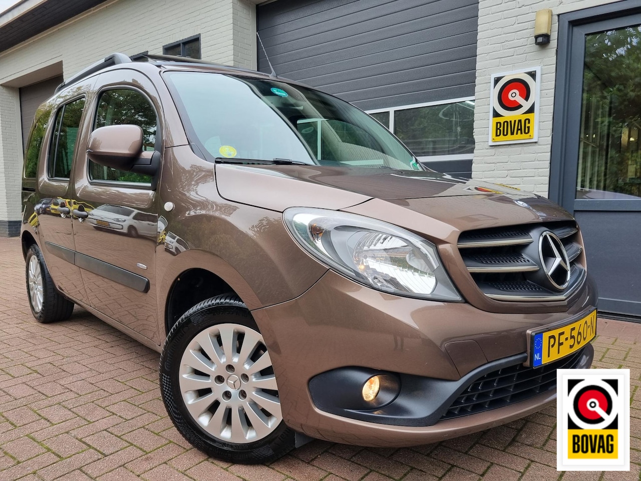 Mercedes-Benz Citan - 111 CDI Ambiente / CRUISE / PANOMAMADAK / CAMERA - AutoWereld.nl