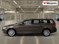 Volvo V70 - 2.0 T5 Nordic+ Leder interieur, verwarmbare stoelen, Navigatie, trekhaak