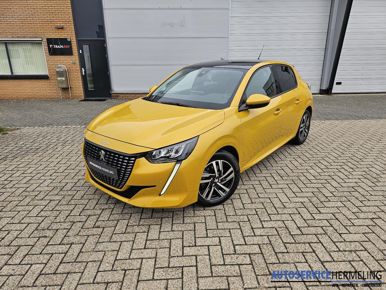 Peugeot 208 - 1.2 PureTech GT-Line Carplay Panorama dak Navi - AutoWereld.nl