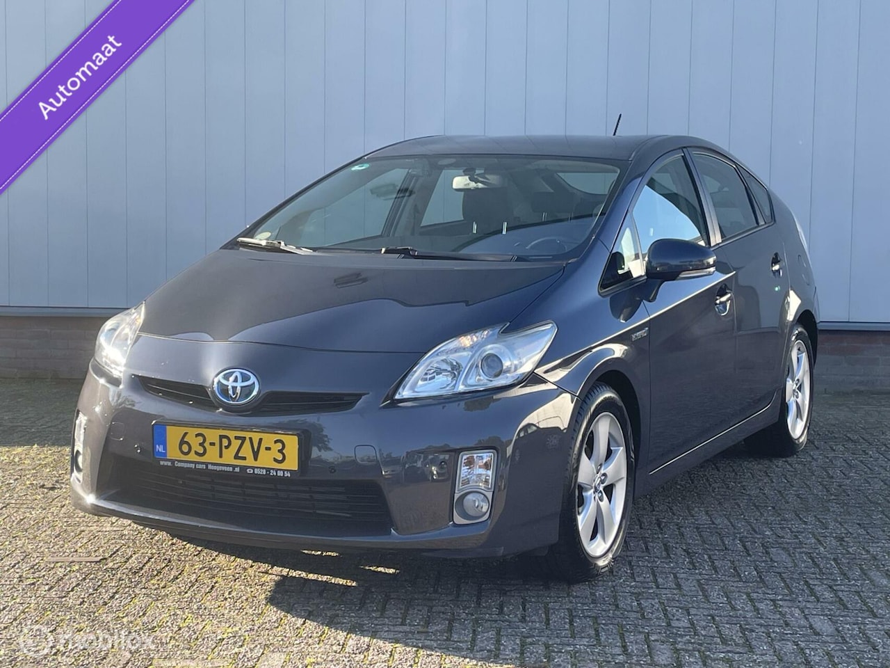 Toyota Prius - 1.8 Dynamic | Handgas / Aangepaste invalide-auto | Climate & Cruise control | Parkeersenso - AutoWereld.nl