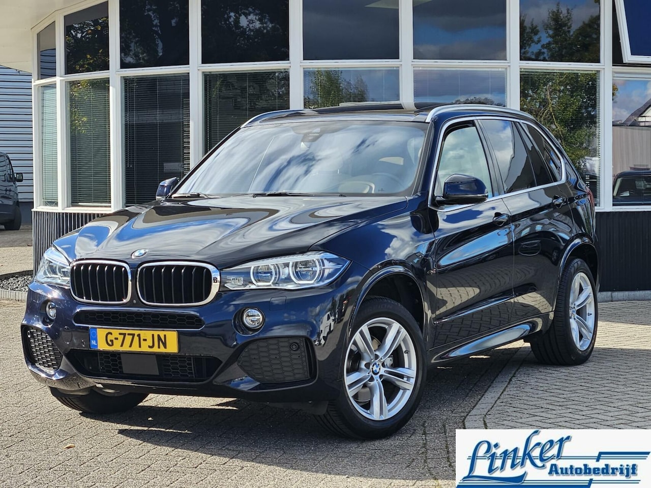 BMW X5 - xDrive35i M Sport Edition 306PK PANO LEDER TREKH CAMERA - AutoWereld.nl