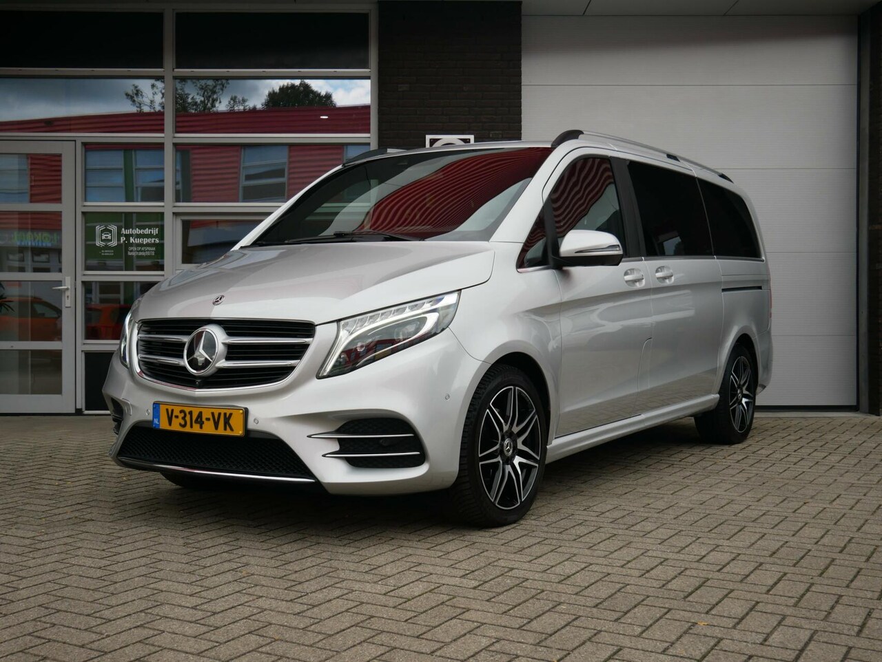 Mercedes-Benz V-klasse - 250d AMG NL BUS|Dubbel cabine| 1e Eig| StandK| Leder|Full option - AutoWereld.nl