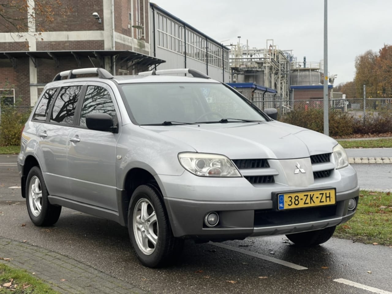 Mitsubishi Outlander Sport - 2.0 Invite+ | Trekhaak | Airco | Banden voor alle seizoenen - AutoWereld.nl