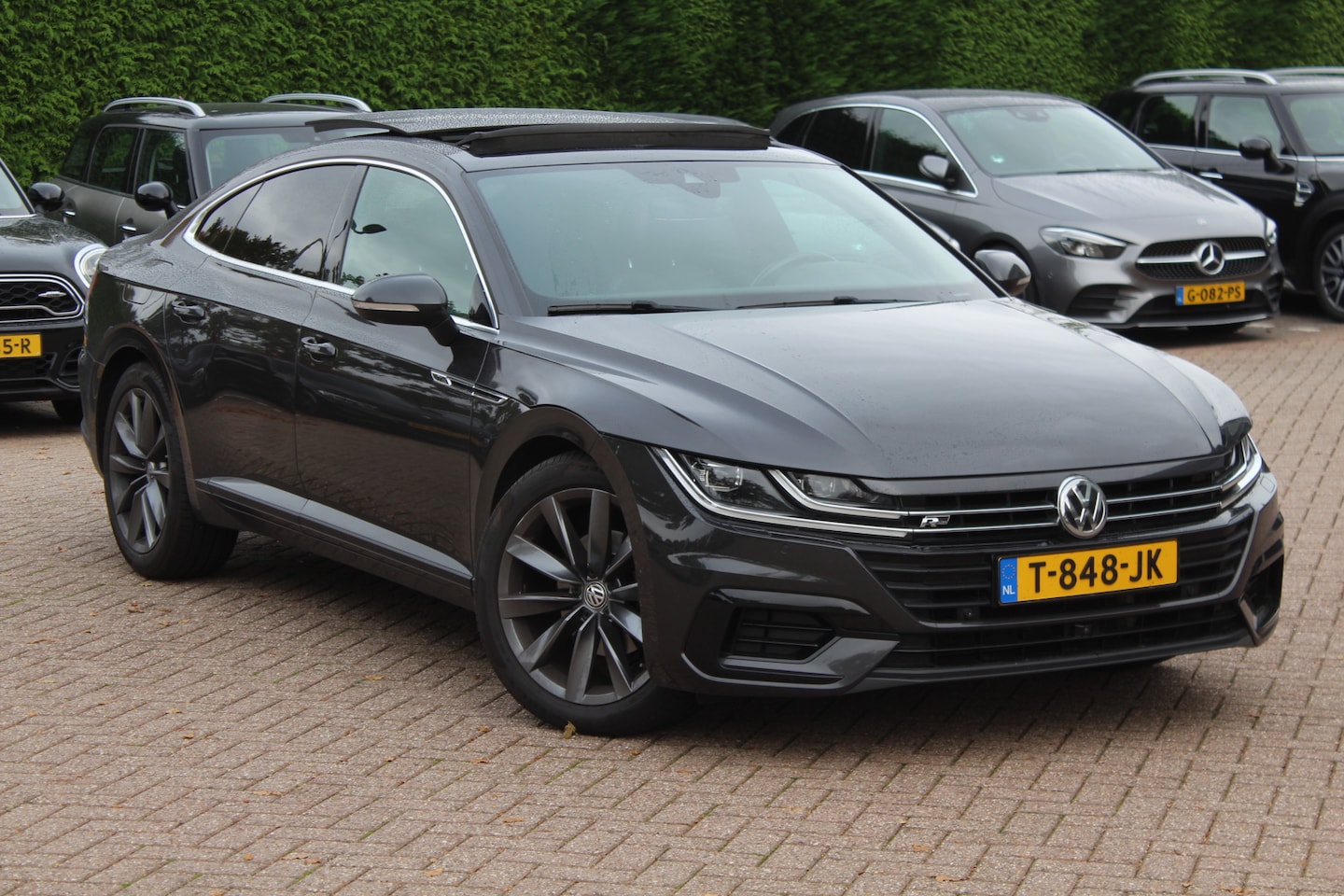 Volkswagen Arteon - 2.0 TSI Business R / Trekhaak / Panoramadak / 360Camera / Head-up / Leder / 19'' / Keyless - AutoWereld.nl