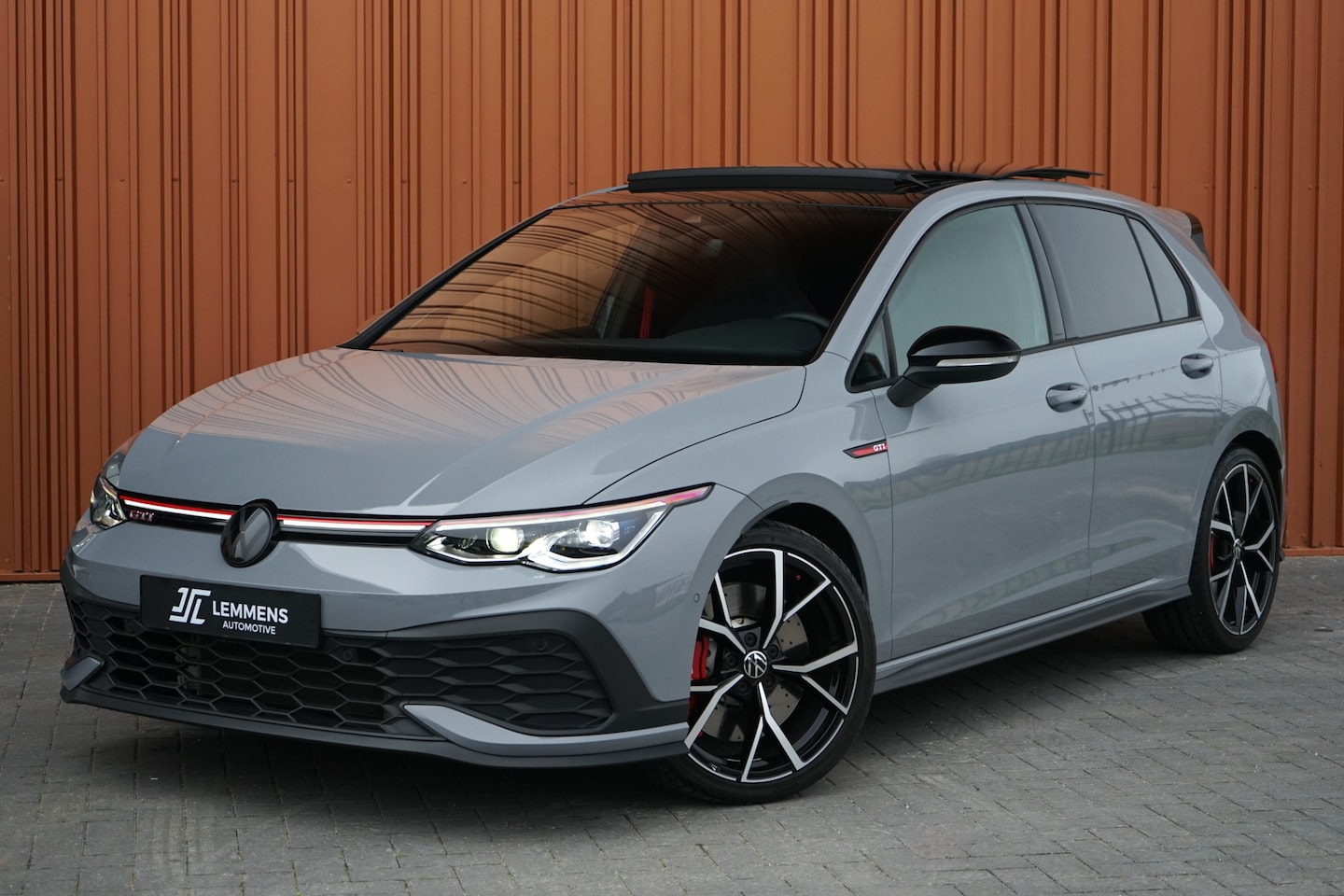 Volkswagen Golf - 2.0 TSI GTI CLUBSPORT Panodak IQ ACC H&K Camera DAB - AutoWereld.nl