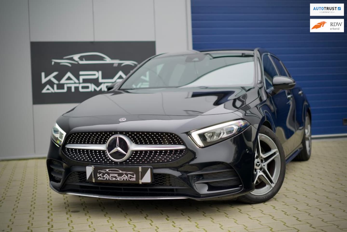 Mercedes-Benz A-klasse - 250 Premium Plus Burmester CarPlay Keyless Sfeerverlichting Navi - AutoWereld.nl