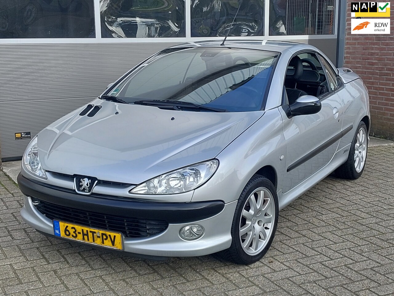 Peugeot 206 CC - 2.0-16V 2002 Airco Nette auto - AutoWereld.nl