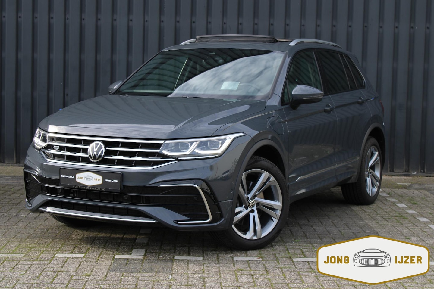 Volkswagen Tiguan - 1.4 TSI eHybrid 3X R-Line PANO HUD SFEER - AutoWereld.nl