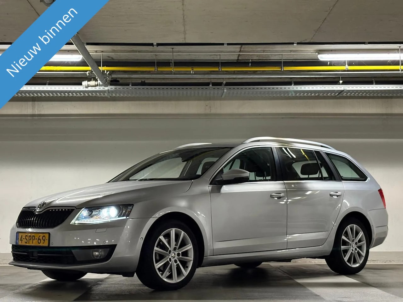 Skoda Octavia Combi - 1.2 TSI - airco - nap! - cruise - trekhaak - - AutoWereld.nl