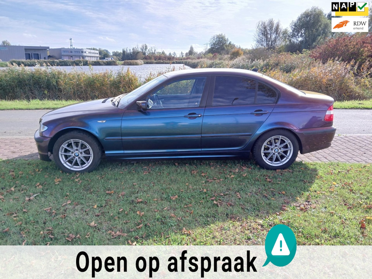 BMW 3-serie - 320i Executive AUTOMAAT - AutoWereld.nl