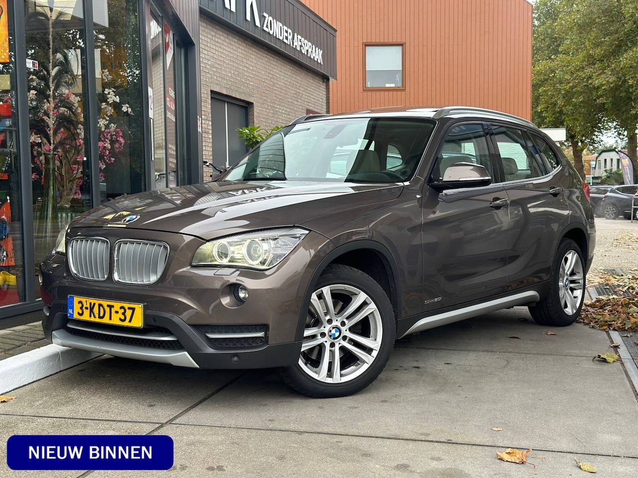 BMW X1 - sDrive20i | Pano | Camera | Leder | PDC | - AutoWereld.nl