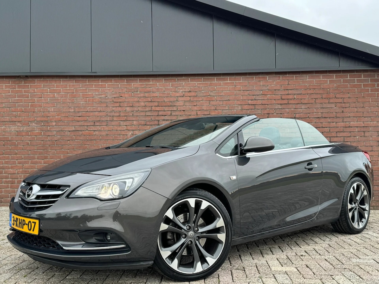 Opel Cascada - 1.4T COSMO | NL-AUTO! | LEDER | NAVI | CAMERA! - AutoWereld.nl