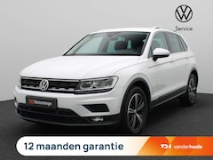 Volkswagen Tiguan - 1.5 TSI ACT Comfortline Business 150PK Navigatie, Trekhaak, Achteruitrijcamera, Adaptive C