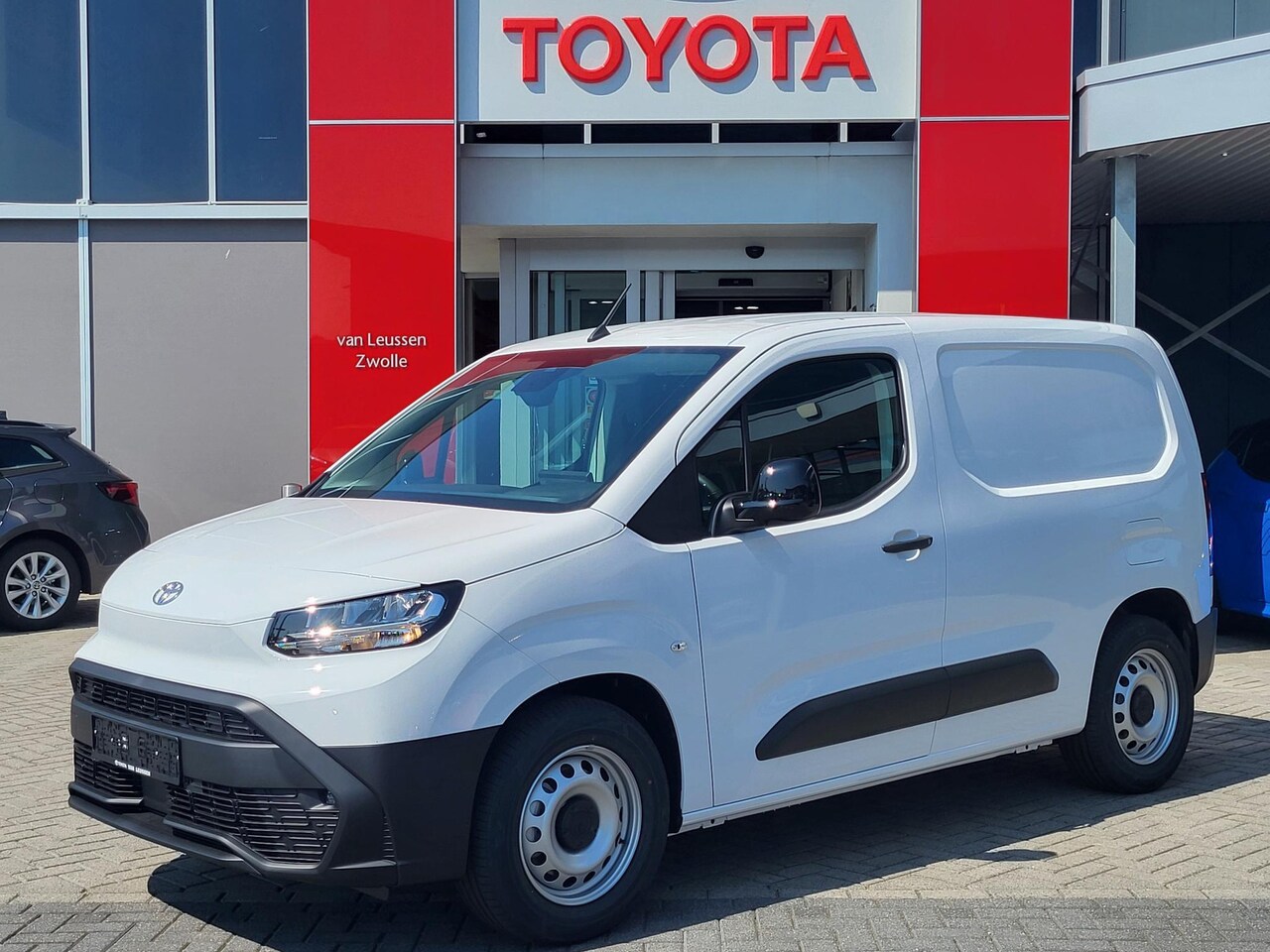 Toyota PROACE CITY Electric - Challenger 50 kWh NIEUW DIRECT RIJDEN STOEL/STUURVERW PARK-SENSOREN AIRCO BLUETOOTH APPLE/ - AutoWereld.nl