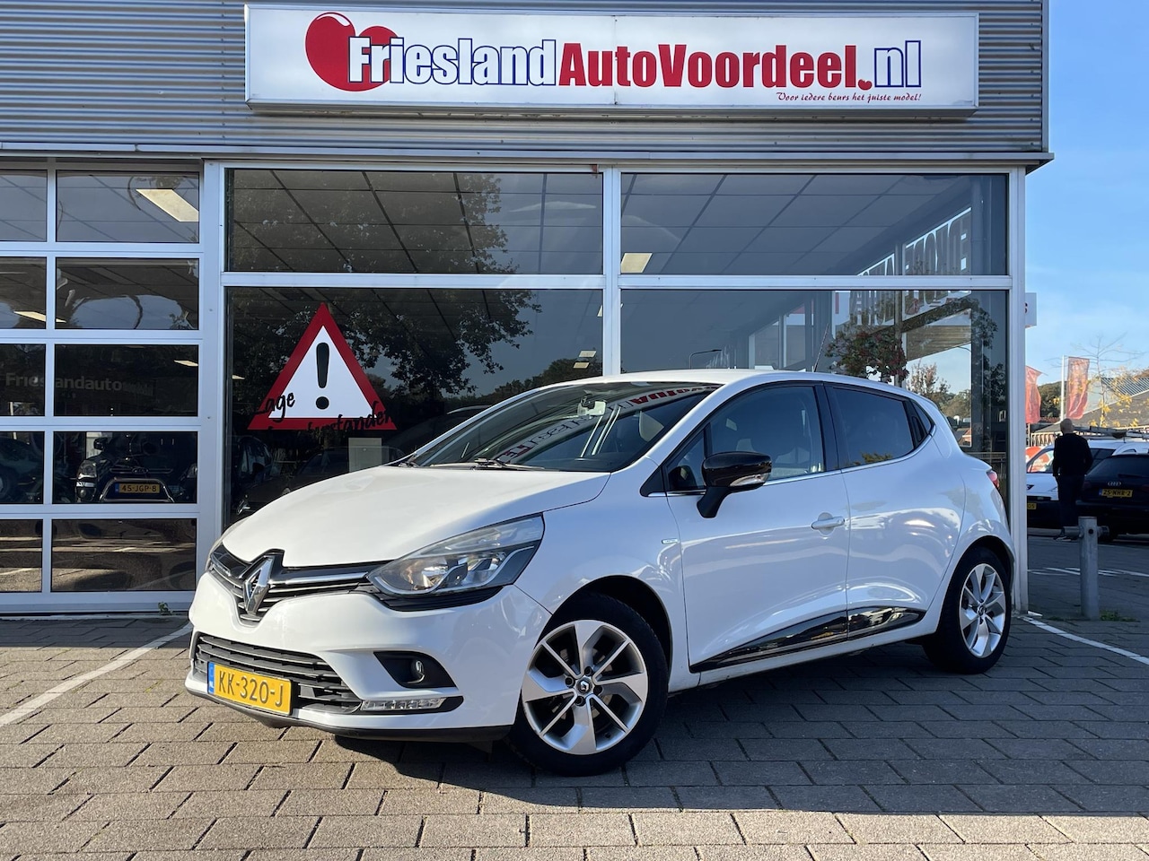 Renault Clio - 0.9 TCe Limited /Cruise/Airco/Navi/APK 11-2025/ - AutoWereld.nl