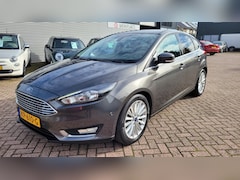 Ford Focus - 1.0 Titanium 125pk, navi, trekhaak. 1e eigenaar