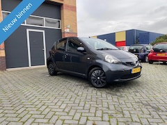 Toyota Aygo - TOYOTA