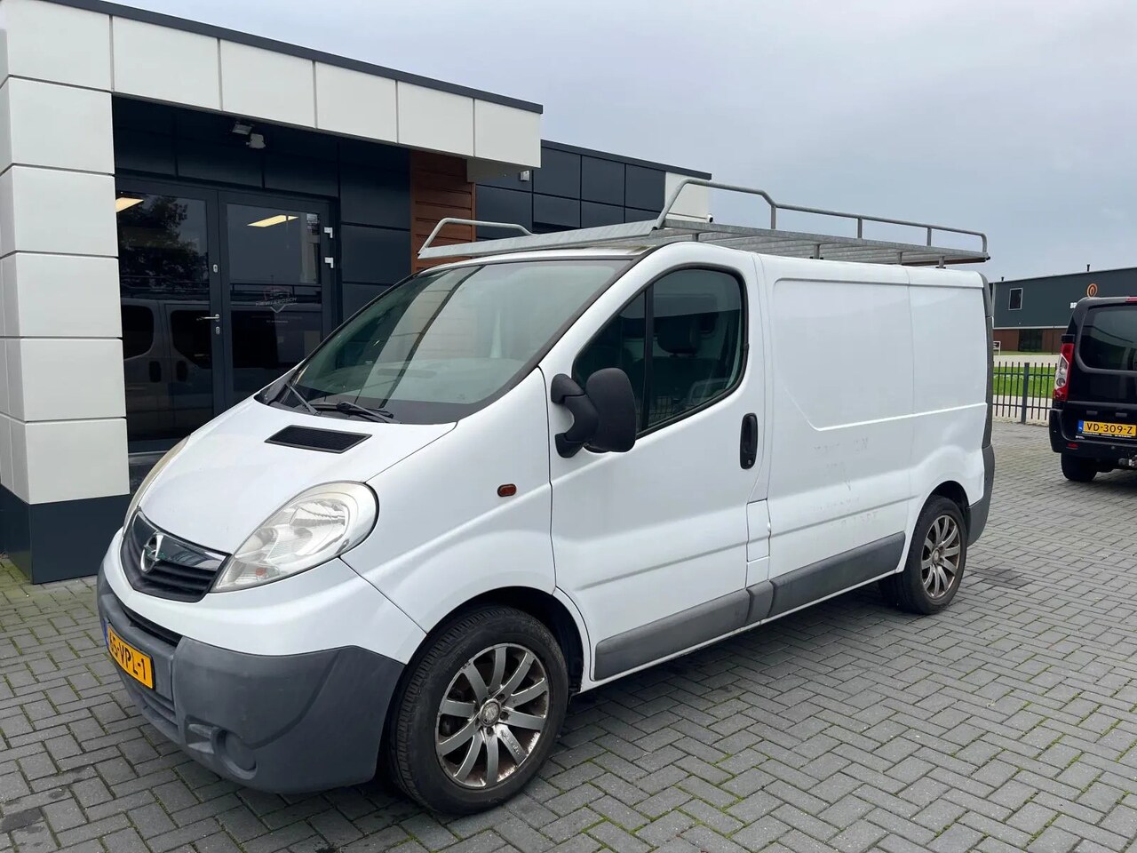 Opel Vivaro - 2,5 CDTI Airco 3 persoons 2008 - AutoWereld.nl