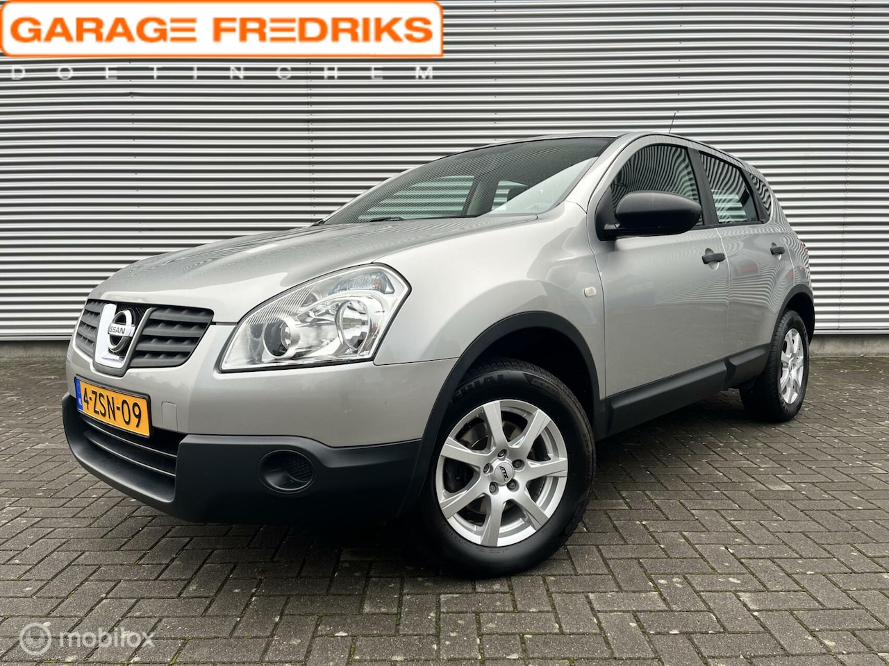 Nissan Qashqai - 1.6 Visia | Airco | Trekhaak | All Season | - AutoWereld.nl