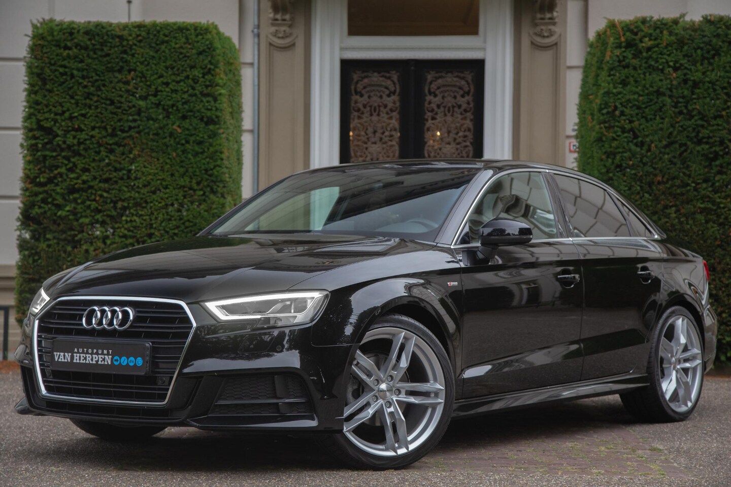 Audi A3 Limousine - 1.5 TFSI S-Line 19 inch | PDC | ORG NL 1e EIGN | Nieuwstaat - AutoWereld.nl