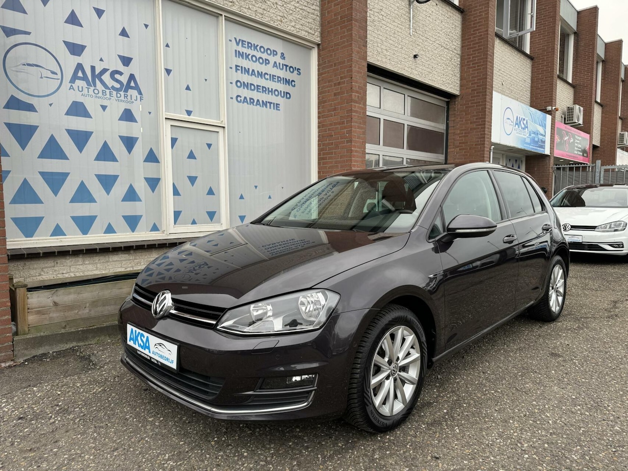 Volkswagen Golf - 1.2 TSI 110pk Lounge DSG/Camera/Inparkeren/Garantie/Elektr.Inklap/Stlvw/ - AutoWereld.nl