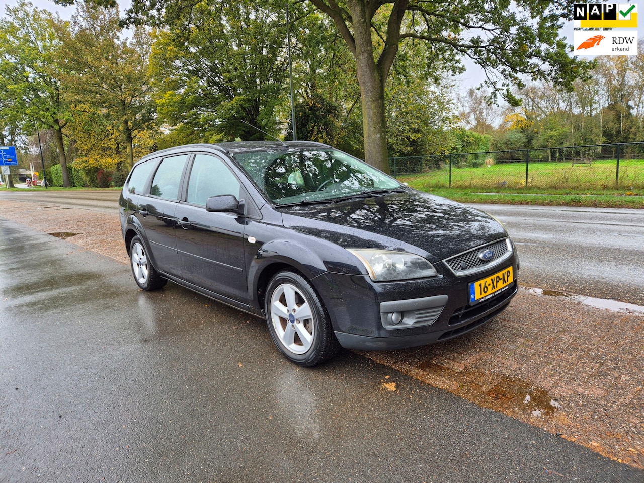 Ford Focus Wagon - 1.8-16V Ambiente FlexiFuel 1.8-16V Ambiente Flexifuel - AutoWereld.nl