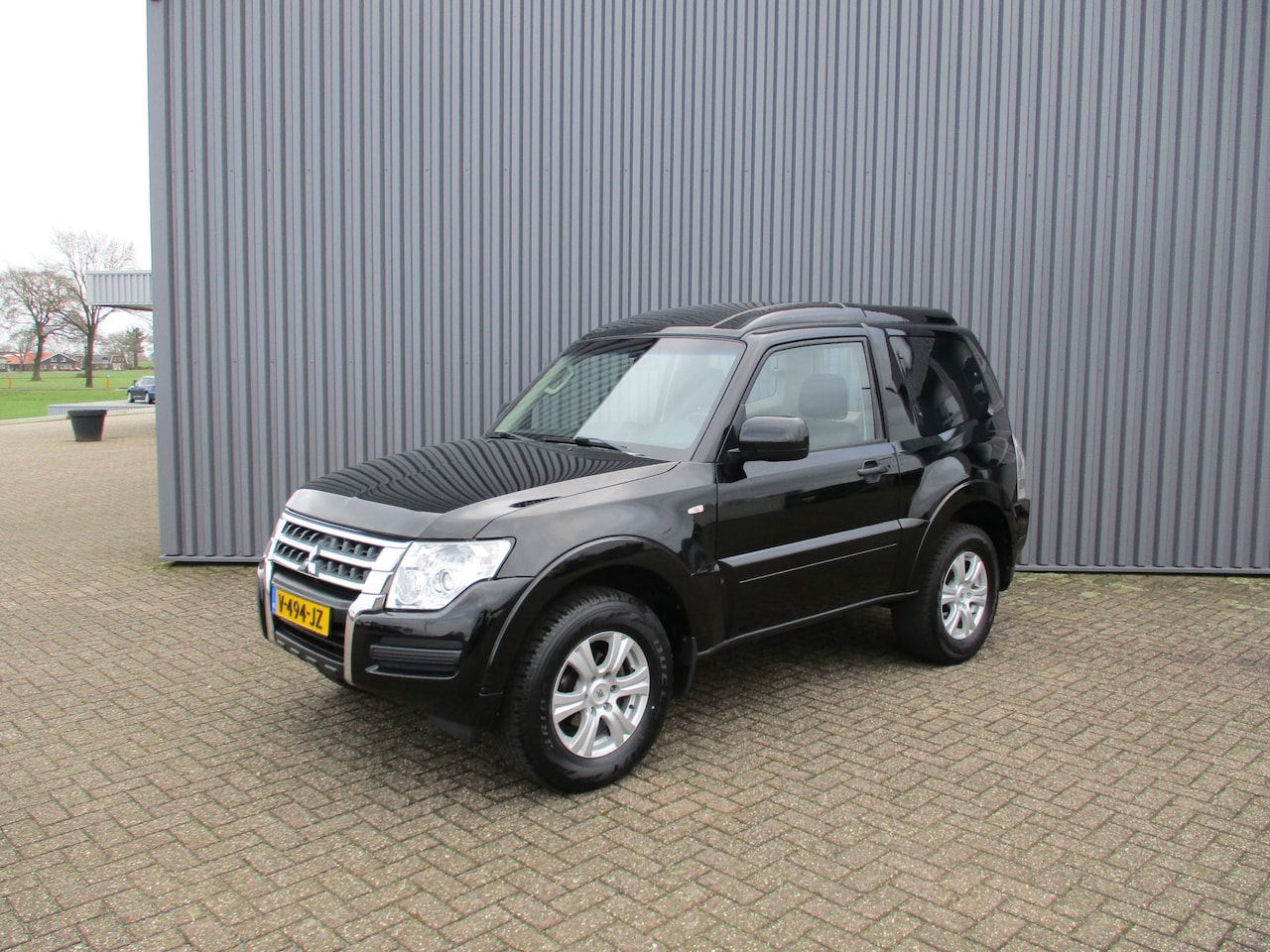 Mitsubishi Pajero - 3.2 DI-D 200 PK 4X4 Airco Trekhaak - AutoWereld.nl