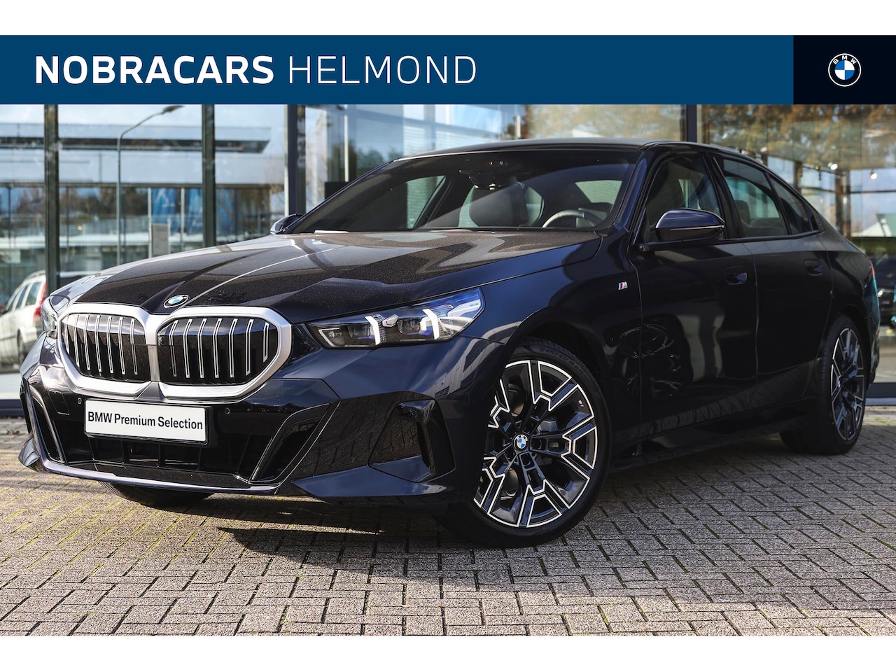 BMW 5-serie - 520i M Sport Automaat / Panoramadak / Adaptief onderstel professional / Parking Assistant - AutoWereld.nl