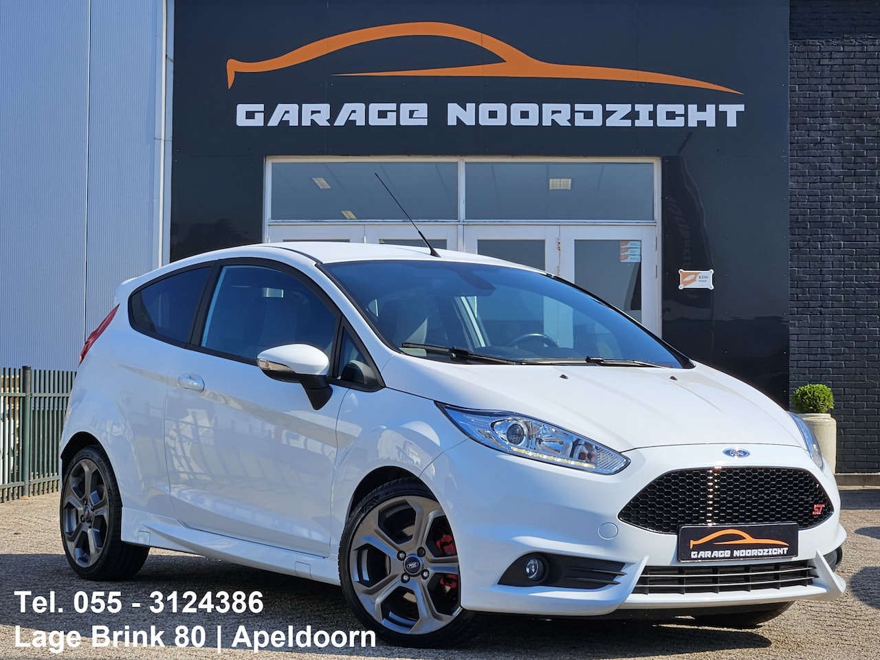 Ford Fiesta - 1.6 ST2 184PK NAVIGATIE|KEYLESS GO|GETINT GLAS|HALF/LEDER|STOELVERWARMING|BLUE TOOTH TELEF - AutoWereld.nl