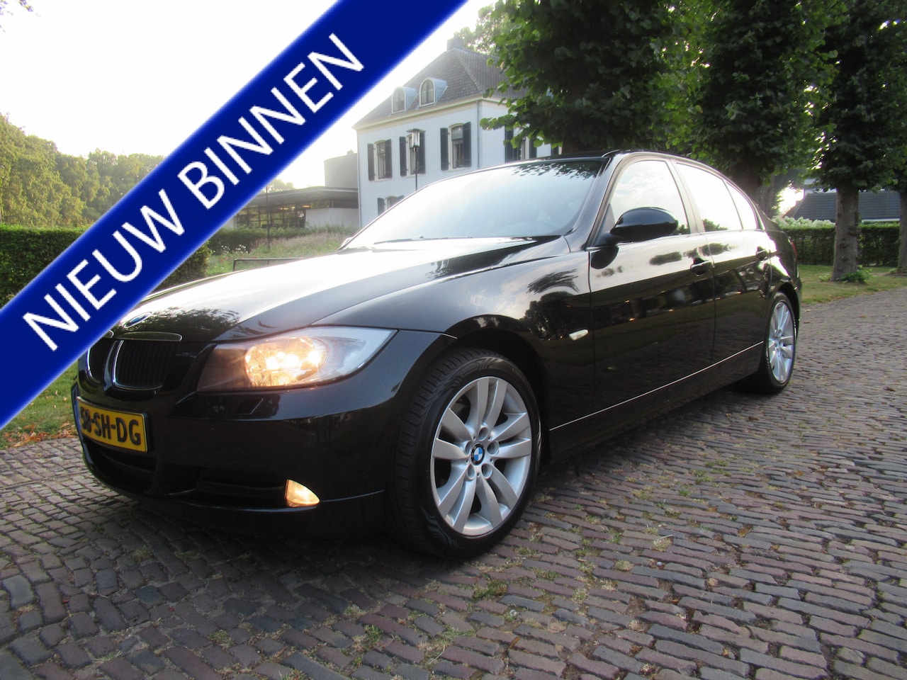 BMW 3-serie - 318i Dynamic Executive Ecc Cruisecontrol Leer/Stof Sportstoelen Pdc Isofix 6 Bak Lm Velgen - AutoWereld.nl