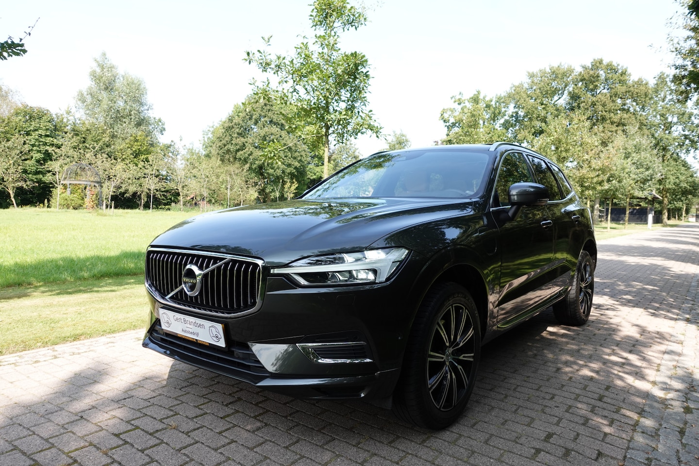 Volvo XC60 - 2.0 T8 Twin Engine AWD Inscription Pano, Luchtvering, Head-up, 360 Graden Camera H&K - AutoWereld.nl