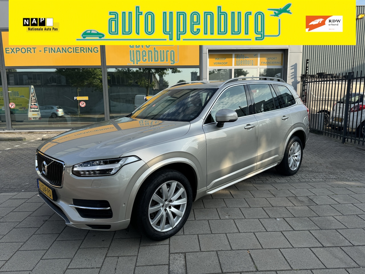 Volvo XC90 - 2.0 D5 AWD Momentum Automaat * 159.988 Km * 7 Zits * Leer * Navi * Led * - AutoWereld.nl