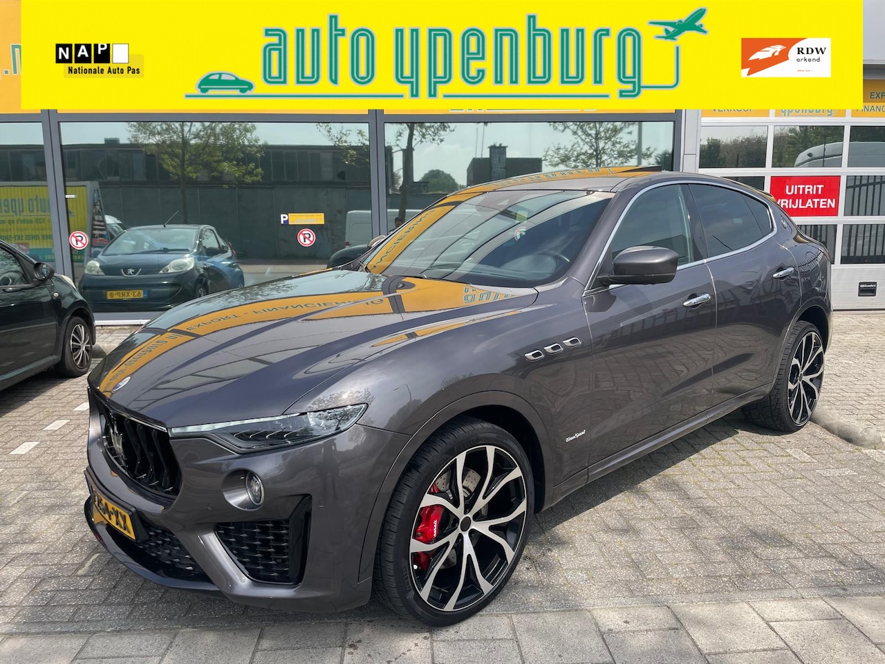 Maserati Levante - 3.0 V6 D AWD GranSport Automaat * Facelift * Model 2022 * Panoramadak * Matrix LED * Softc - AutoWereld.nl