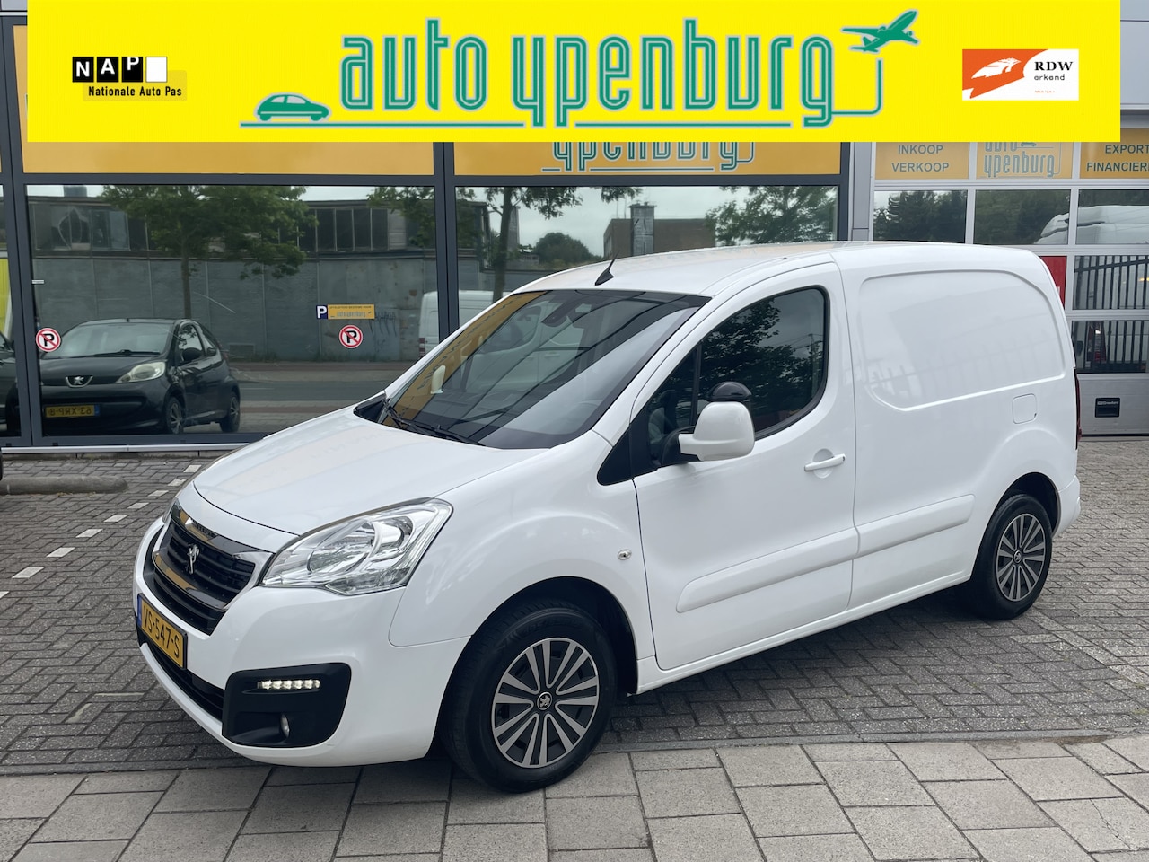 Peugeot Partner - 120 1.6 * EURO 6 * BlueHDi 100 L1 Première * 3-Zits * Airco * Navi * PDC * EURO 6 * - AutoWereld.nl