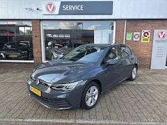 Volkswagen Golf - 1.0 eTSI Life parkeersensoren en trekhaak AUTOMAAT | automaat | cruise control | navigatie