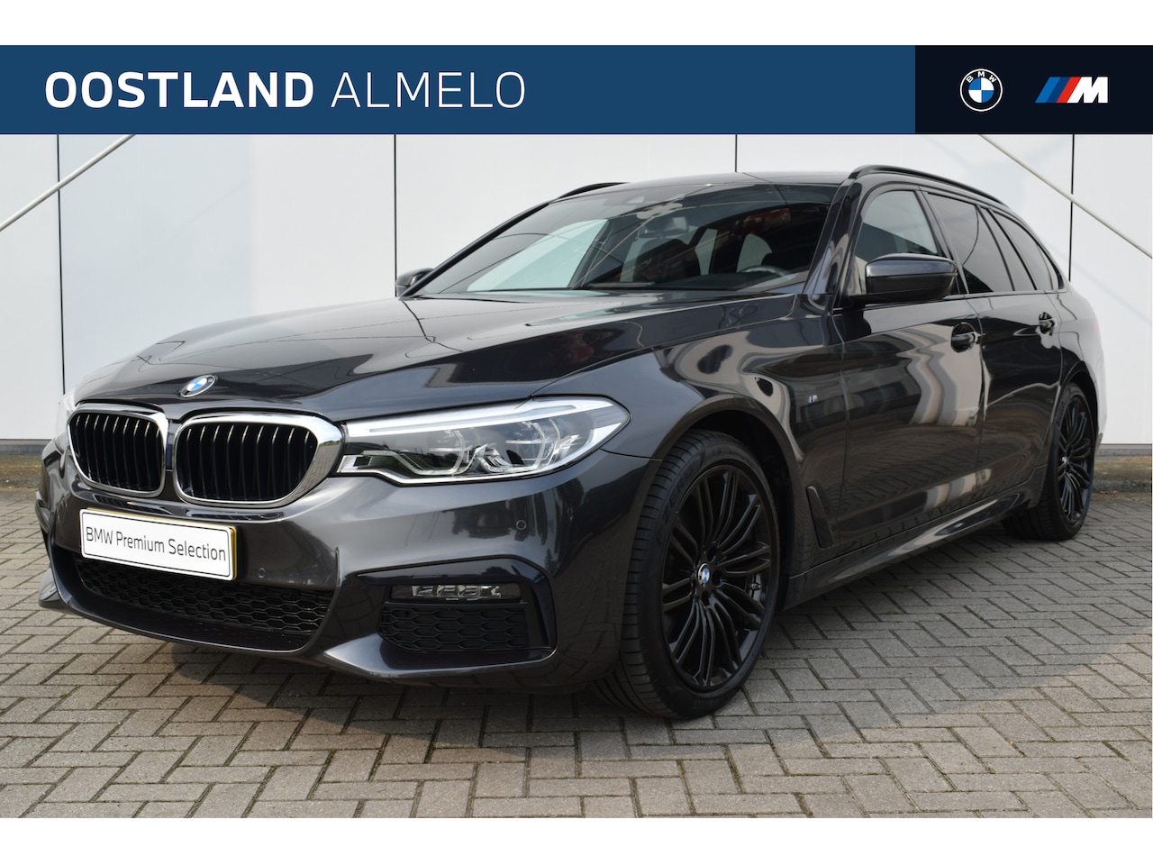 BMW 5-serie Touring - 520i High Executive M Sport Automaat / Panoramadak / Trekhaak / Adaptieve LED / Stoelverwa - AutoWereld.nl