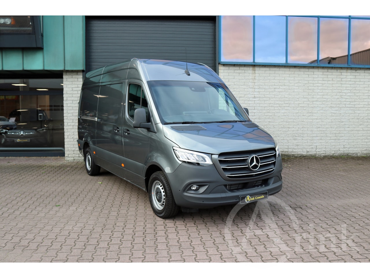 Mercedes-Benz Sprinter - 319 CDI L2H2 9G-TRONIC LED MBUX10 360gr CAMERA DISTRONIC ALARM KL3 PDC 3.5T AHW COMPLEET - AutoWereld.nl